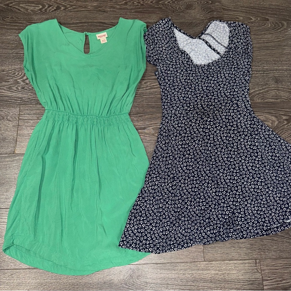 *3 for $15*‎ Dresses Set Of 2 Junior XS Green Mossimo Blue/White Brandy Melville